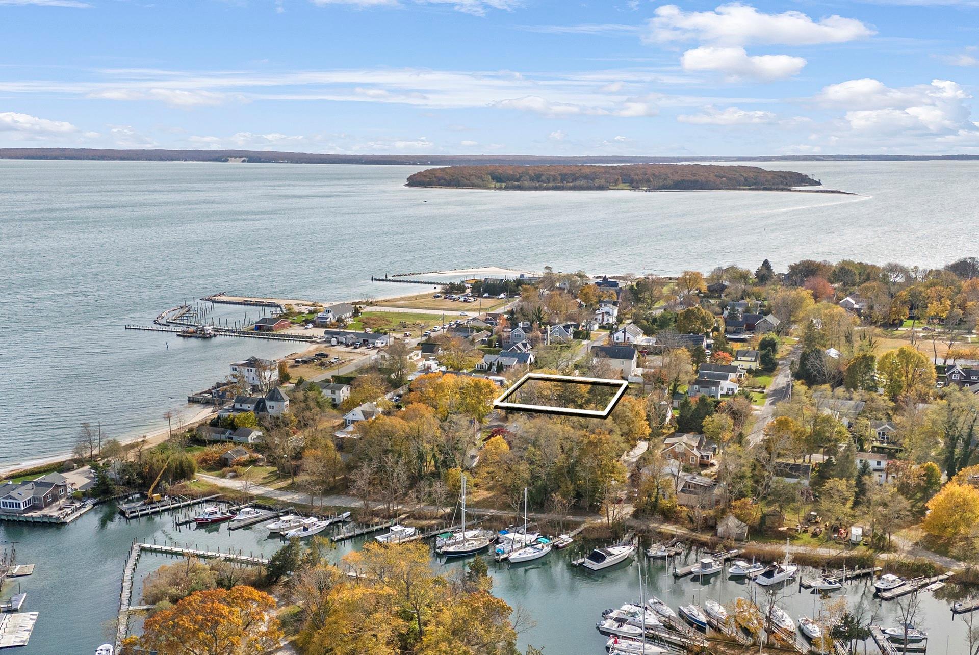 640 Orchard Street, New Suffolk NY