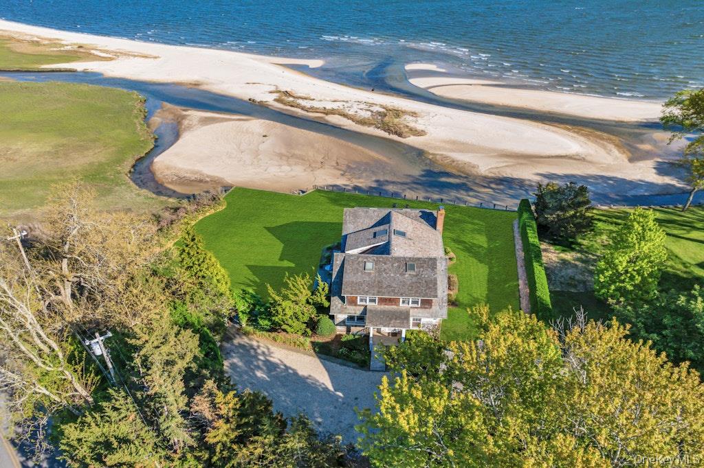 10450 New Suffolk Avenue, Cutchogue NY