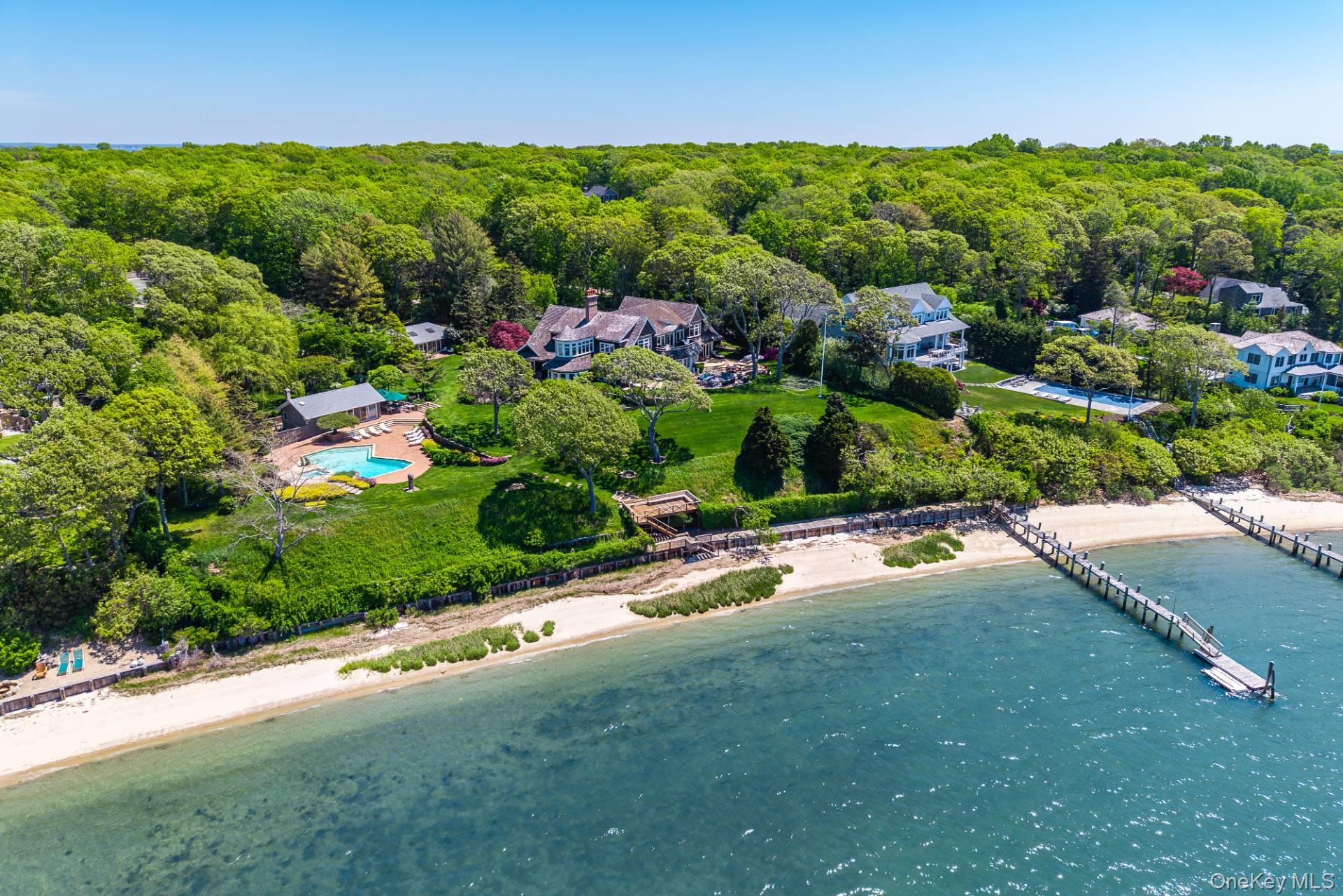 1350 W Cove Road, Cutchogue NY