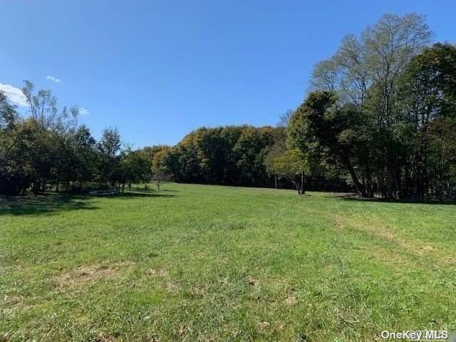 385 New Suffolk Avenue, Mattituck NY